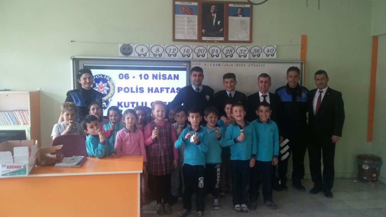 Köyceğiz’de polislerden minik öğrencilere ziyaret