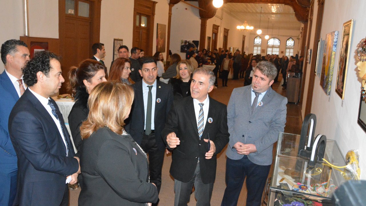 ‘Kadın ve Sanat Sergisi’ Görücüye Çıktı