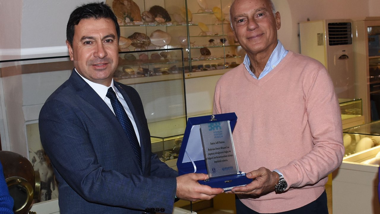 Dalış Malzemelerini Bodrum Deniz Müzesi'ne Bağışladı