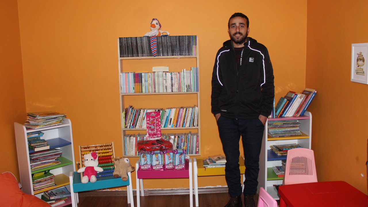 Yarım Han Kitap Kafe Yılbaşında Çocukların Yüzünü Güldürecek