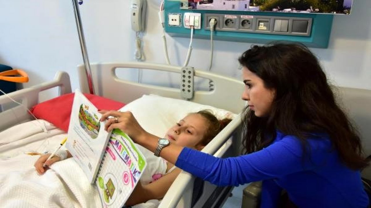 Ayağı Kesilen Aylin Hastane Odasında Eğitimine Devam Ediyor