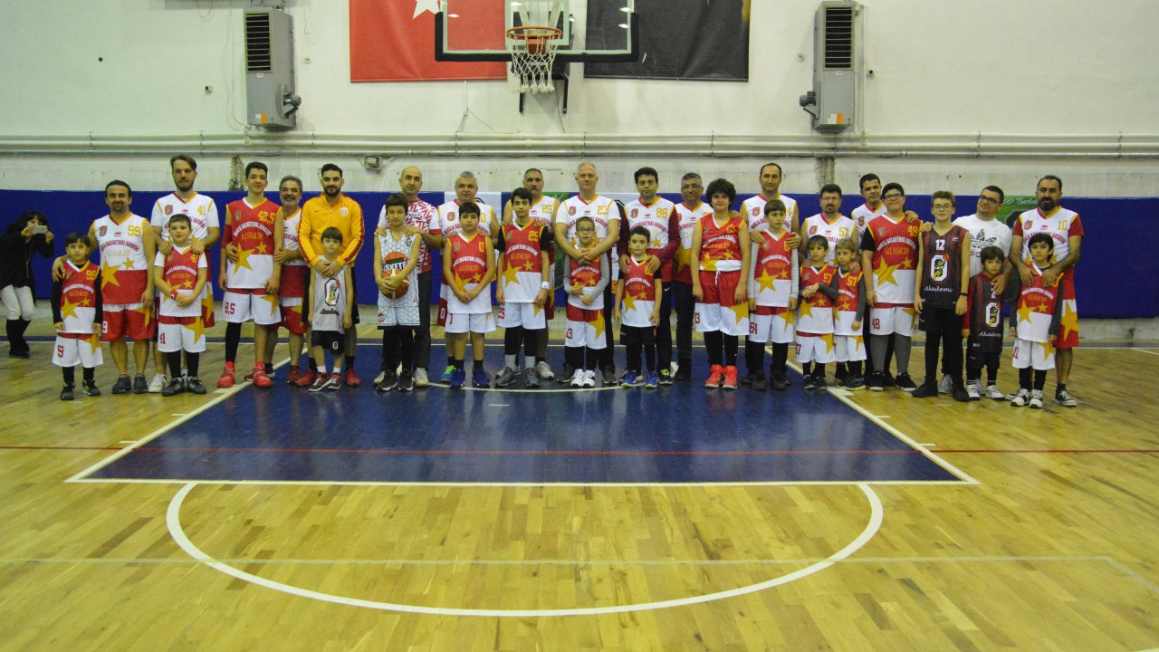 Babalar ve Oğulları Kıyasıya Mücadele Etti