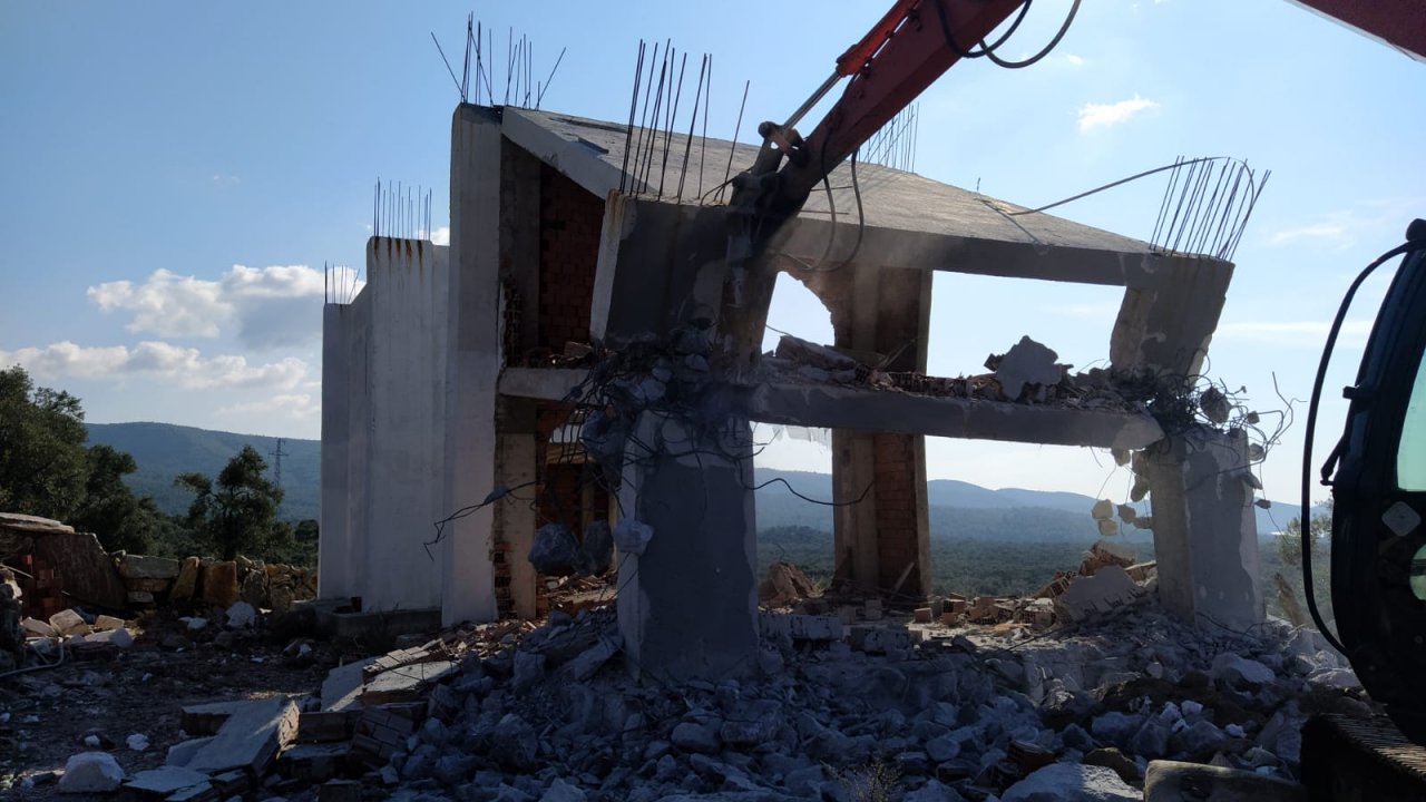 Milas’ta Kaçak Yapıların Yıkımına Başlandı