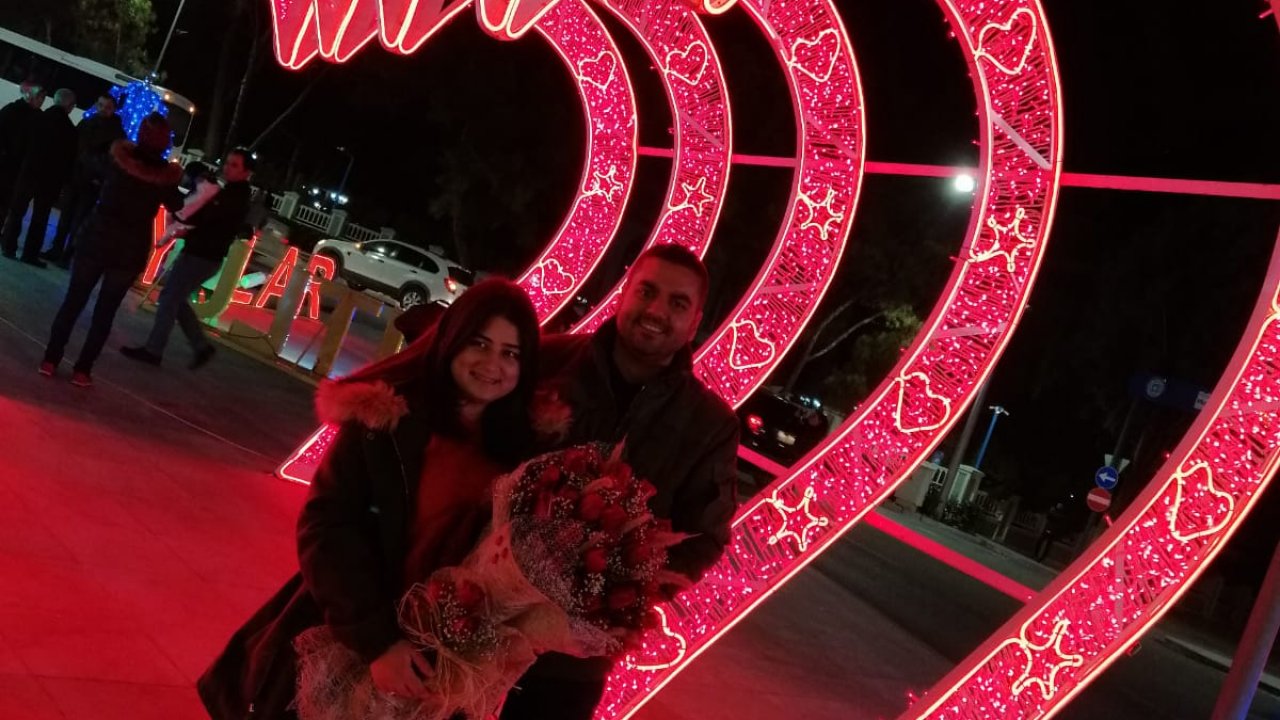 Cumhuriyet Meydanı’nda Sürpriz Evlenme Teklifi