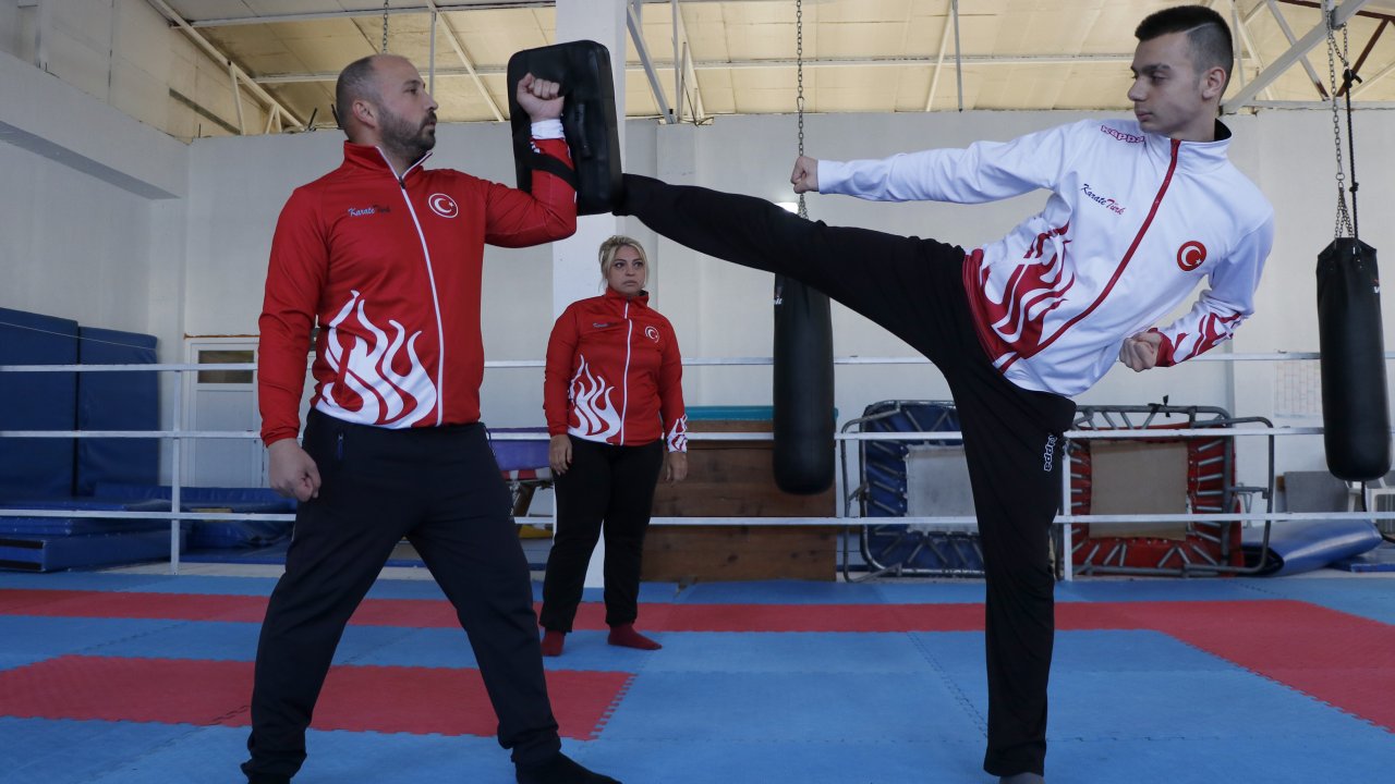 Zayıflamak İçin Başladığı Karatede Şampiyon Oldu