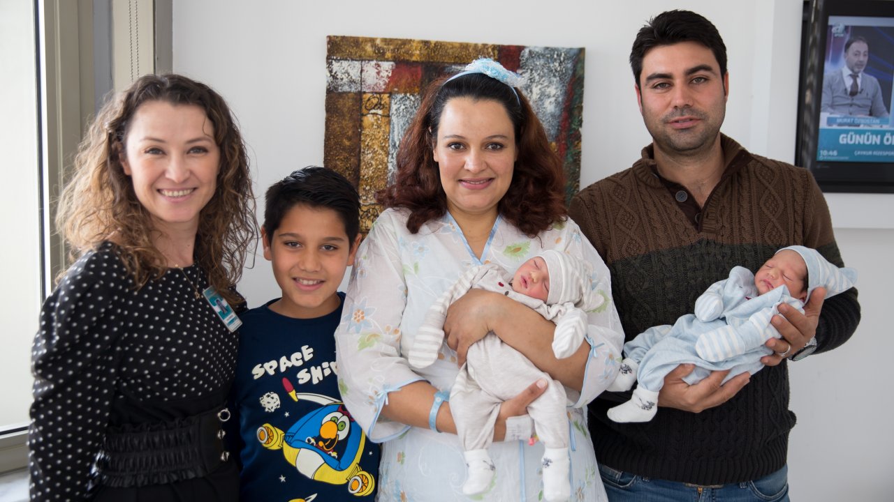 Yılın  İlk İkiz Bebekleri Yücelen’de Gözlerini Açtı
