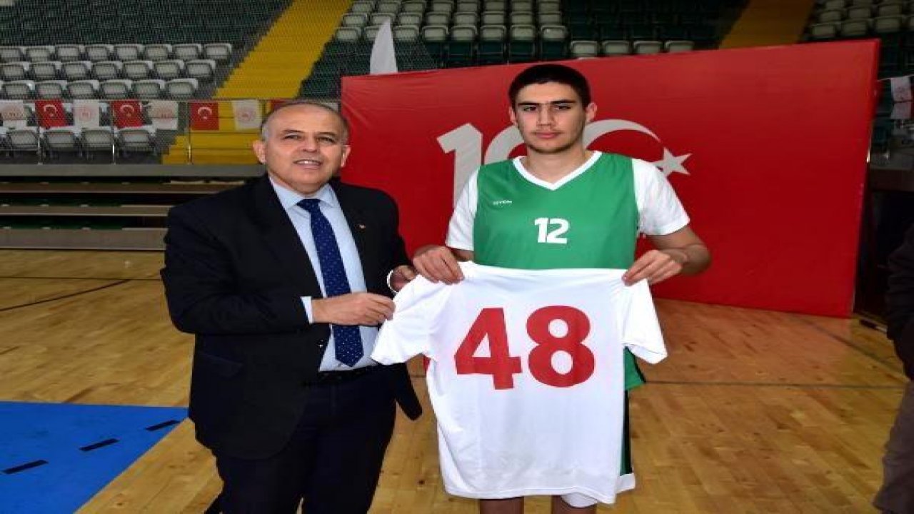 Otizmli Arda Forma Giydi