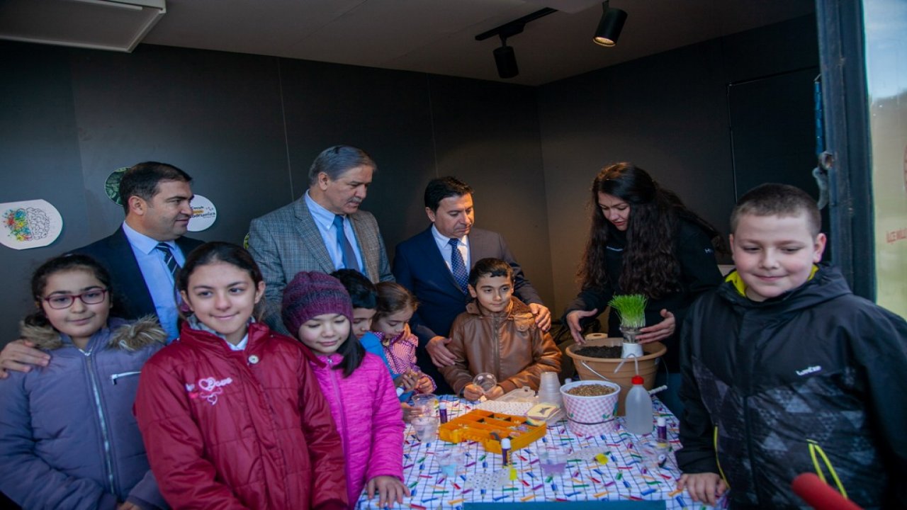 Bodrumlu Öğrenciler  “Meraklı Çocuk Bilim ve Sanat Tırı” İle Buluştu