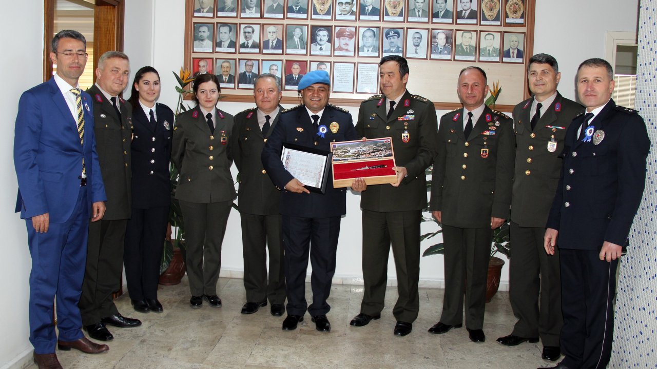 Jandarmadan emniyet müdürünü duygulandıran sürpriz