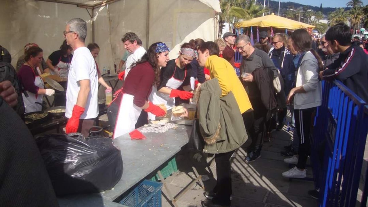 Bodrum Hamsi Festivali'nde 2,5 Ton Hamsi Dağıtıldı