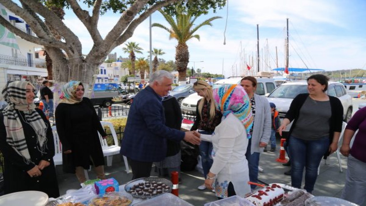 Belediye Meydanı’nda okul yararına kermes