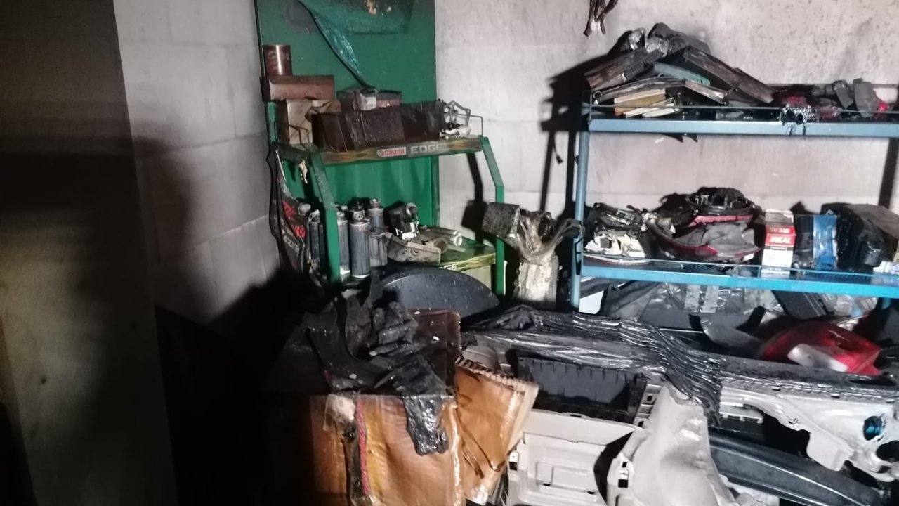 İş Yerinde Elektrik Sobasından Yangın Çıktı