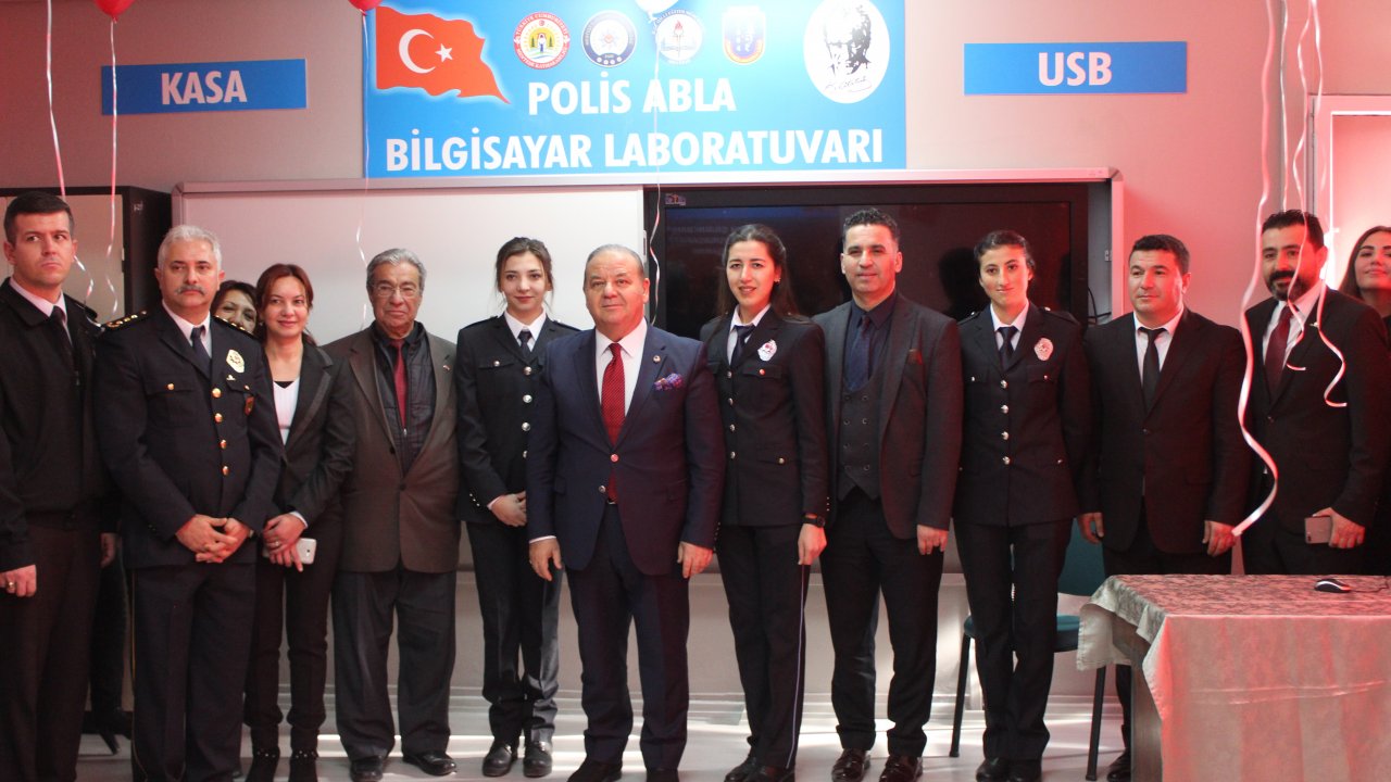 Polis Abla Bilgisayar Laboratuvarı Açıldı
