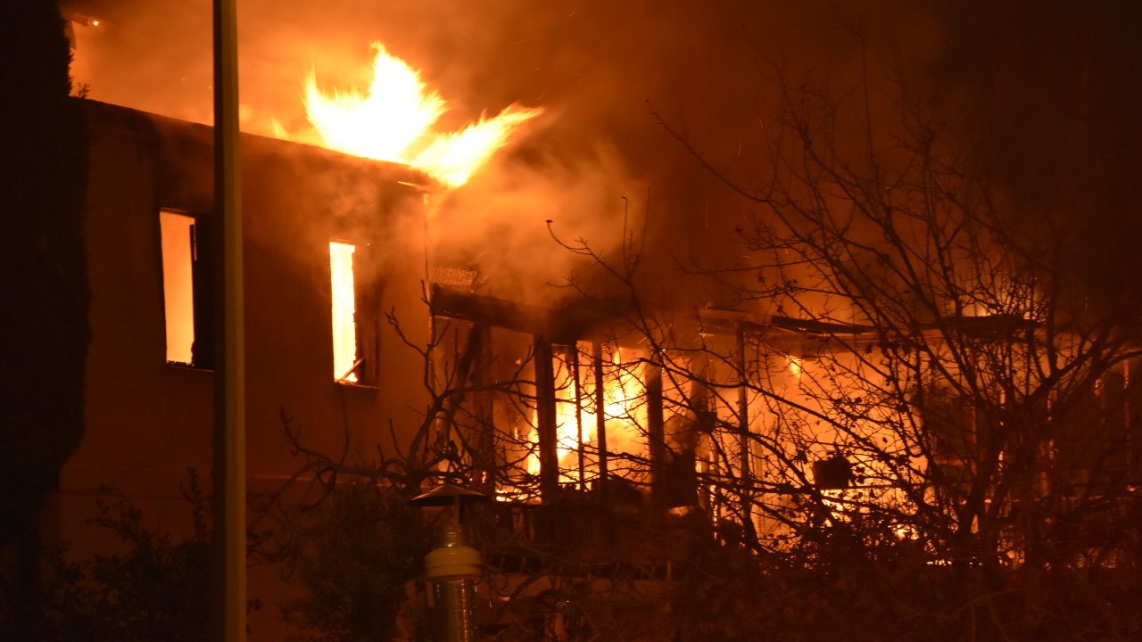 Muğla'da Çıkan Yangın Dört Evde Hasara Neden Oldu
