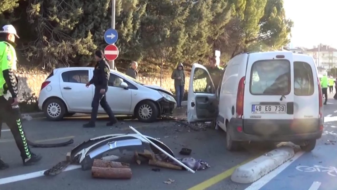 Ters Yönden Gelen Araç Kazaya Neden Oldu: 1 Ölü, 2 Yaralı