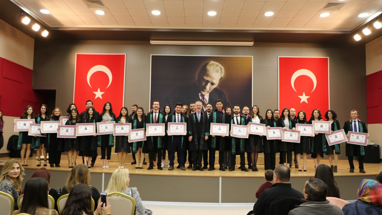 Genç Avukatlar Cübbe Giydi