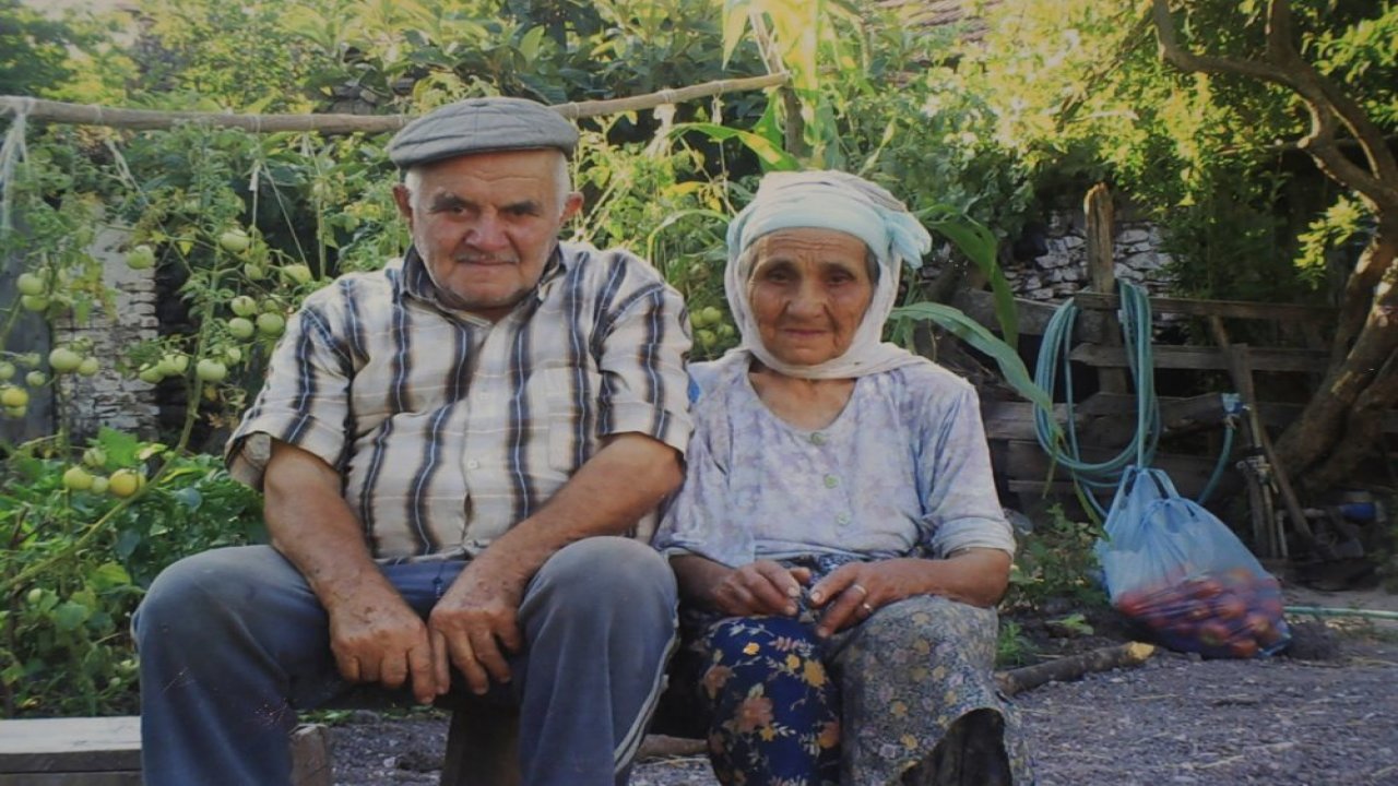 Eşinin Ölümüne 10 Dakika Dayanabildi