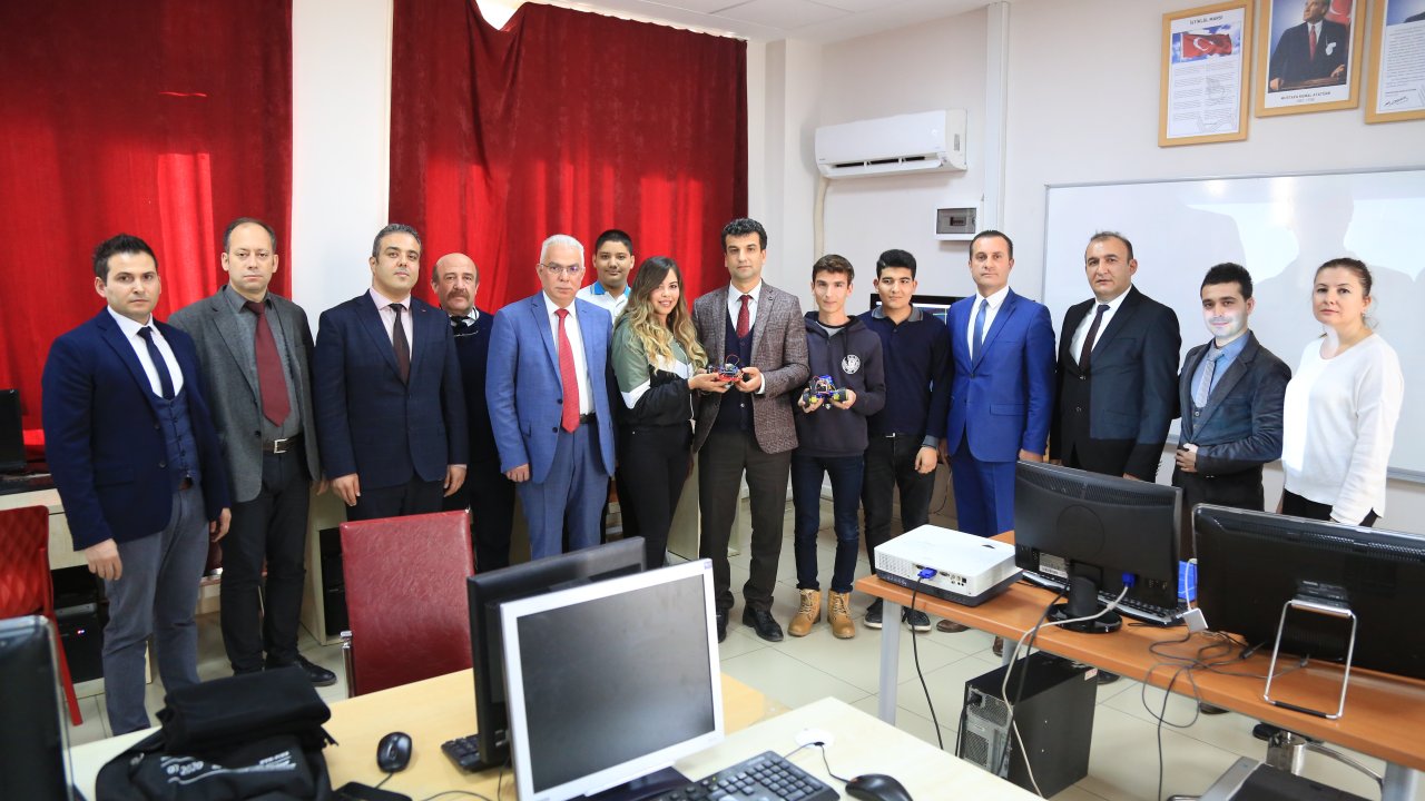 Öğrenciler, Havada, Karada ve Su Altında Cisim Tespiti Yapabilen Radar Geliştirdi