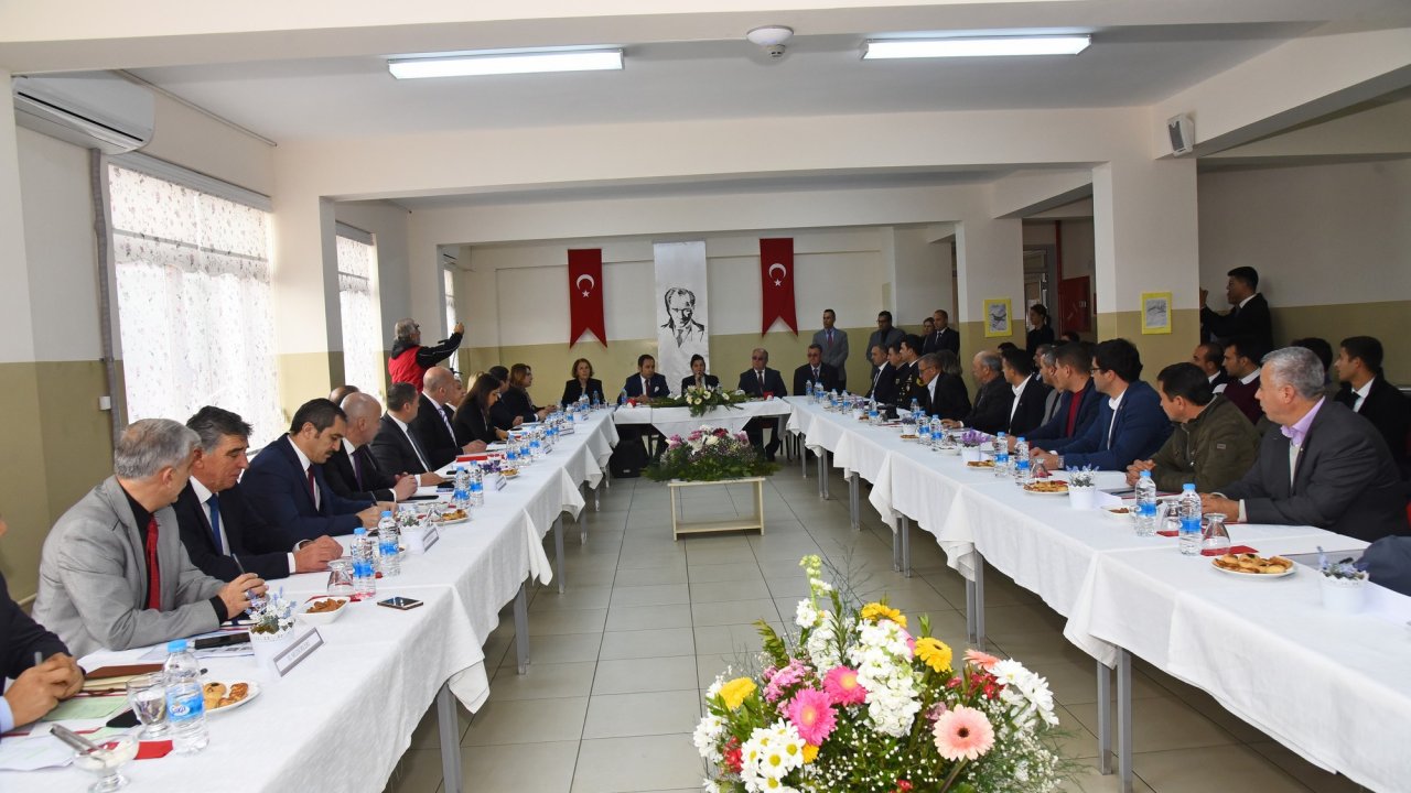 Vali Civelek, Datça’da Muhtarlarla Buluştu