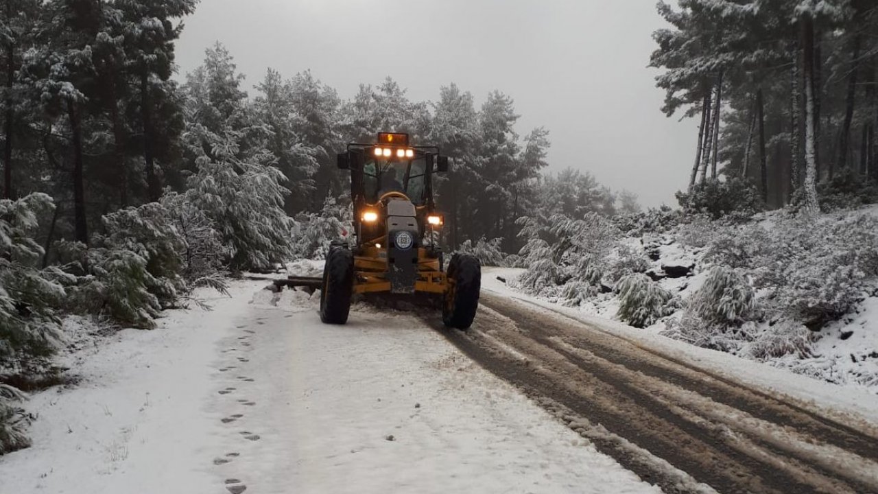 Büyükşehir’in Kar Mesaisi Devam Ediyor