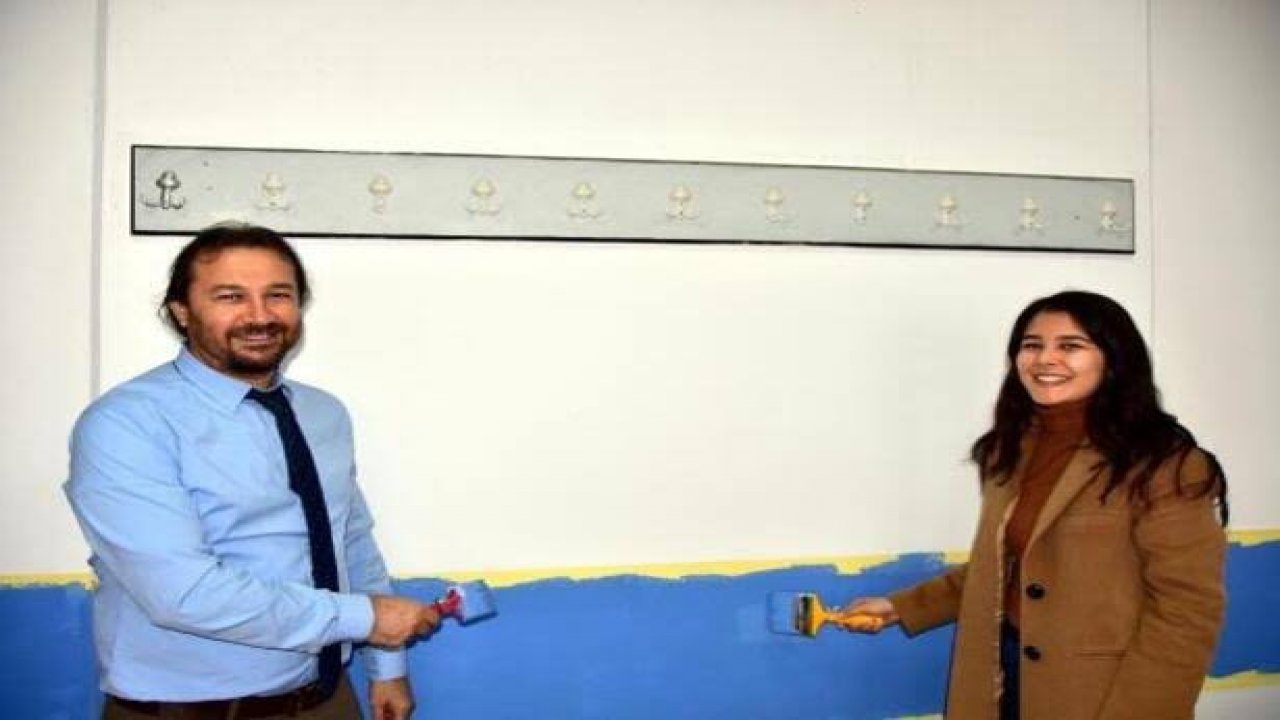Dekan, öğretim üyeleri ve öğrenciler sınıfları boyadı