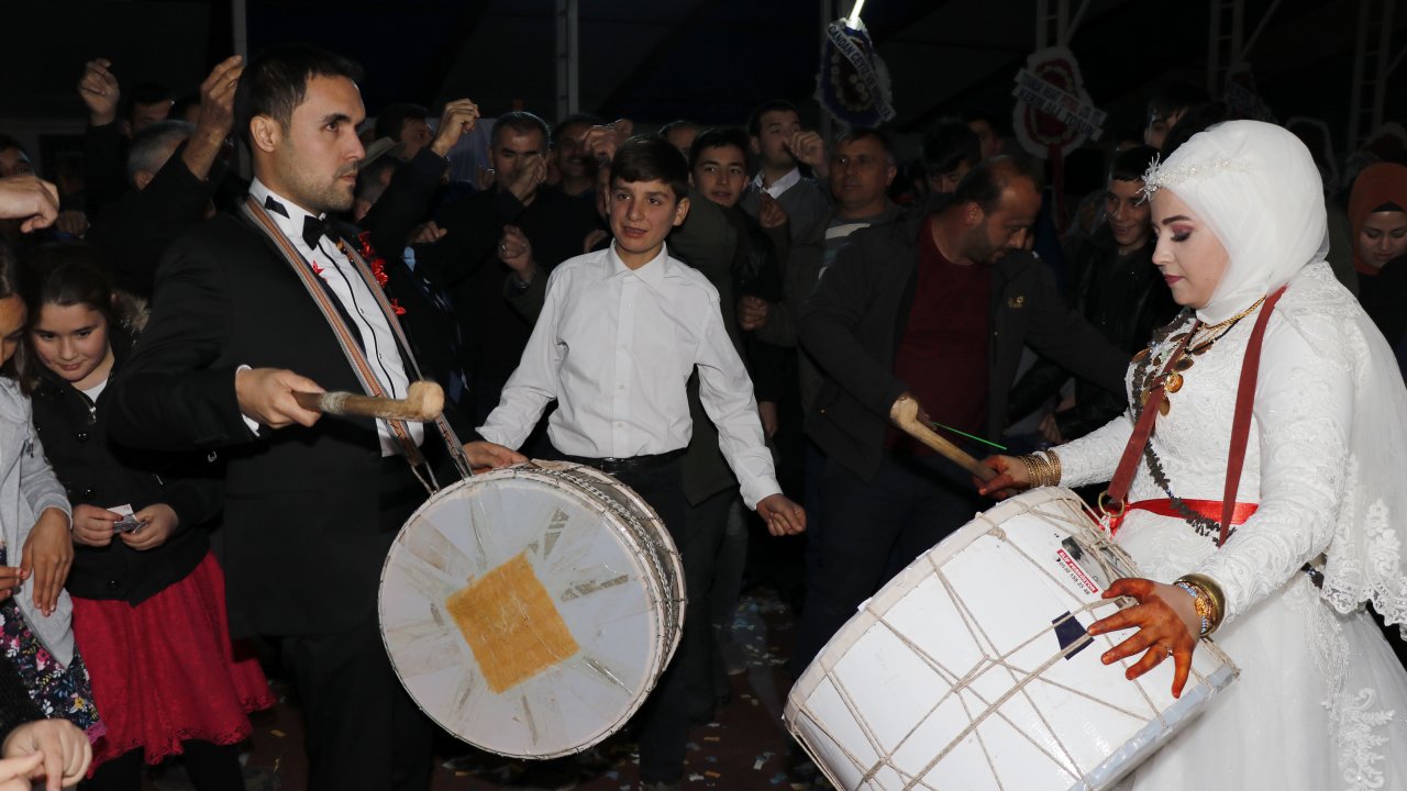 Görme Engelli Genç, Eski Arkadaşı İle Hayatını Birleştirdi