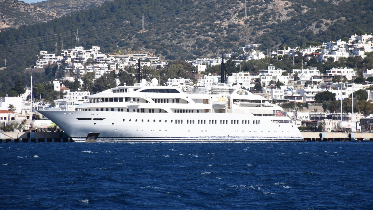 Bodrum'a Gelen Lüks Yata 240 Bin Litre Yakıt İkmali Yapıldı