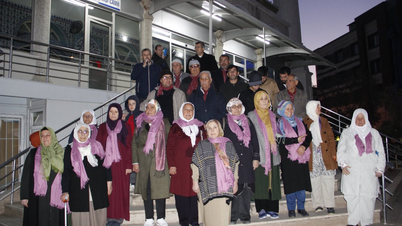 Başkan Uzundemir Umre yolcularını uğurladı