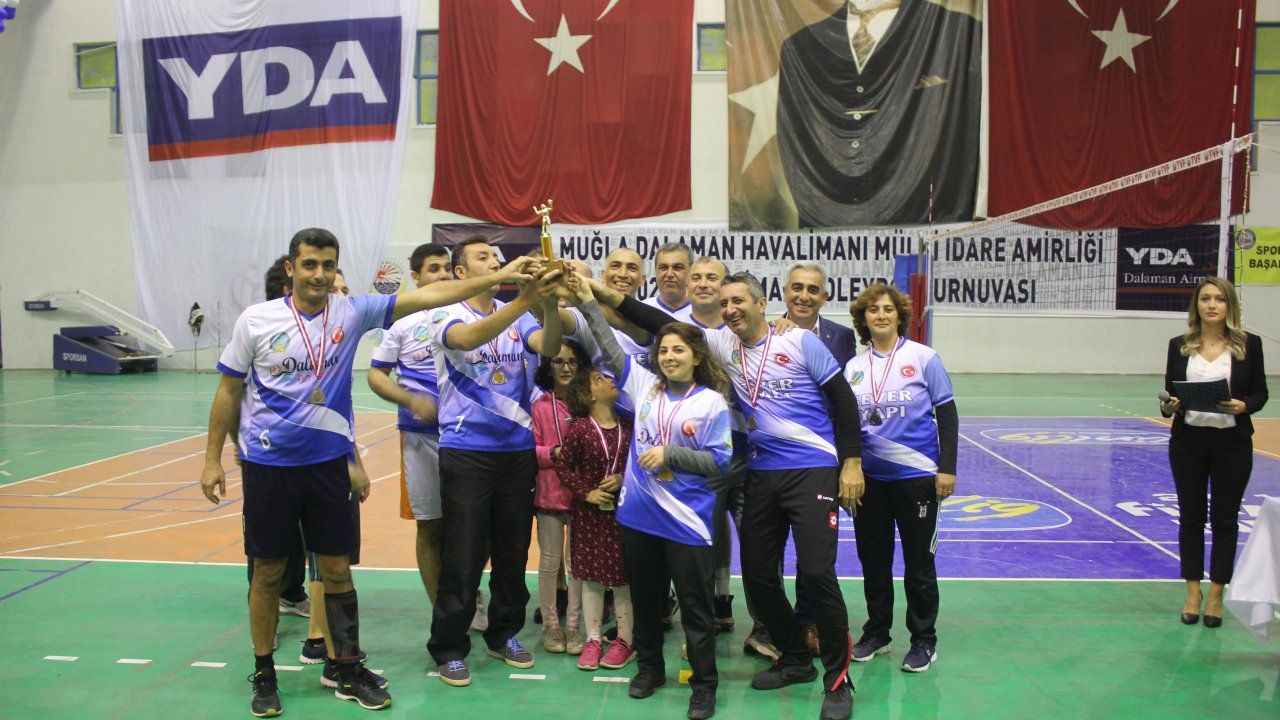 Havalimanı personellerinden voleybol turnuvası