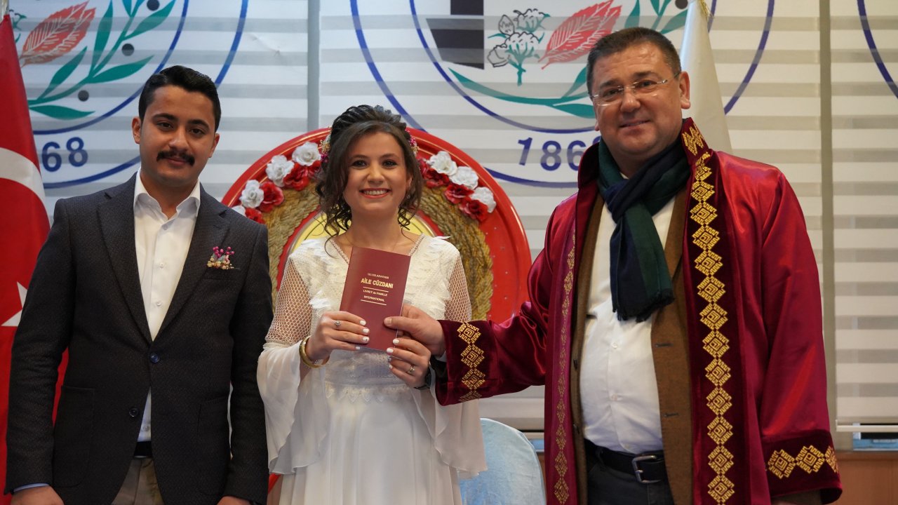 Sevgililer Günü'nde nikah bereketi