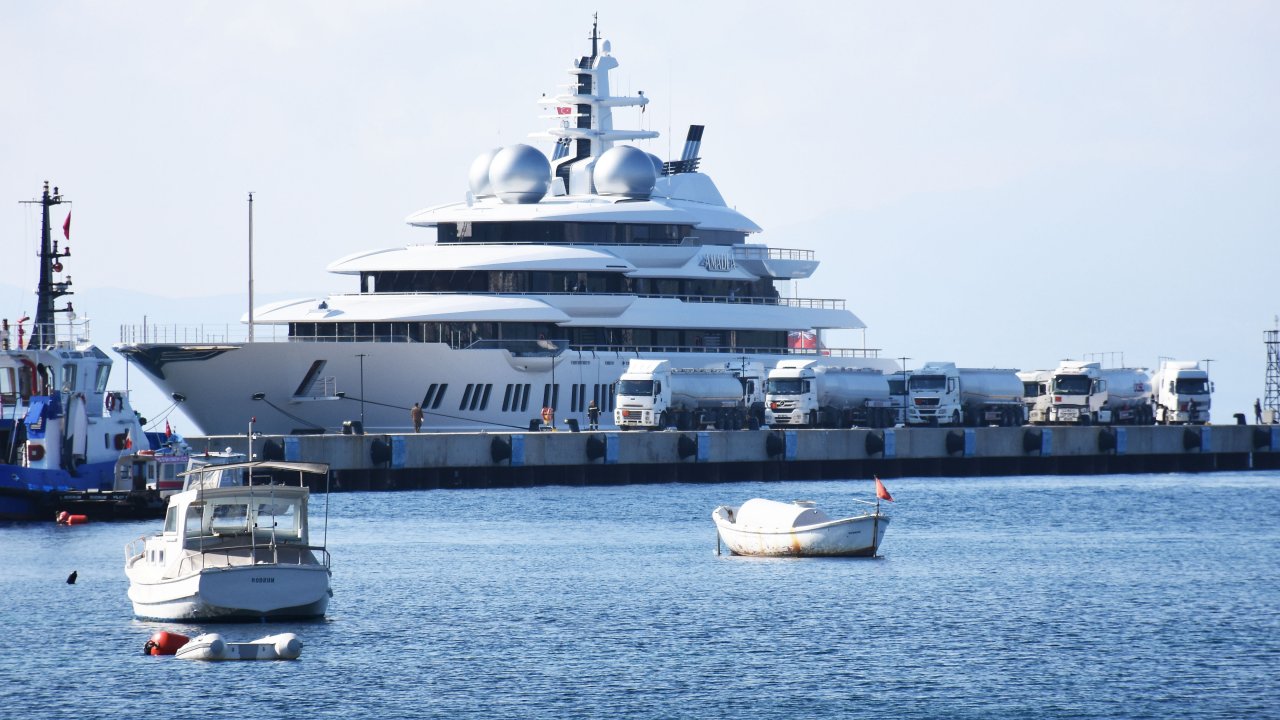 Lüks yata 9 tanker yakıt ikmali yapıldı