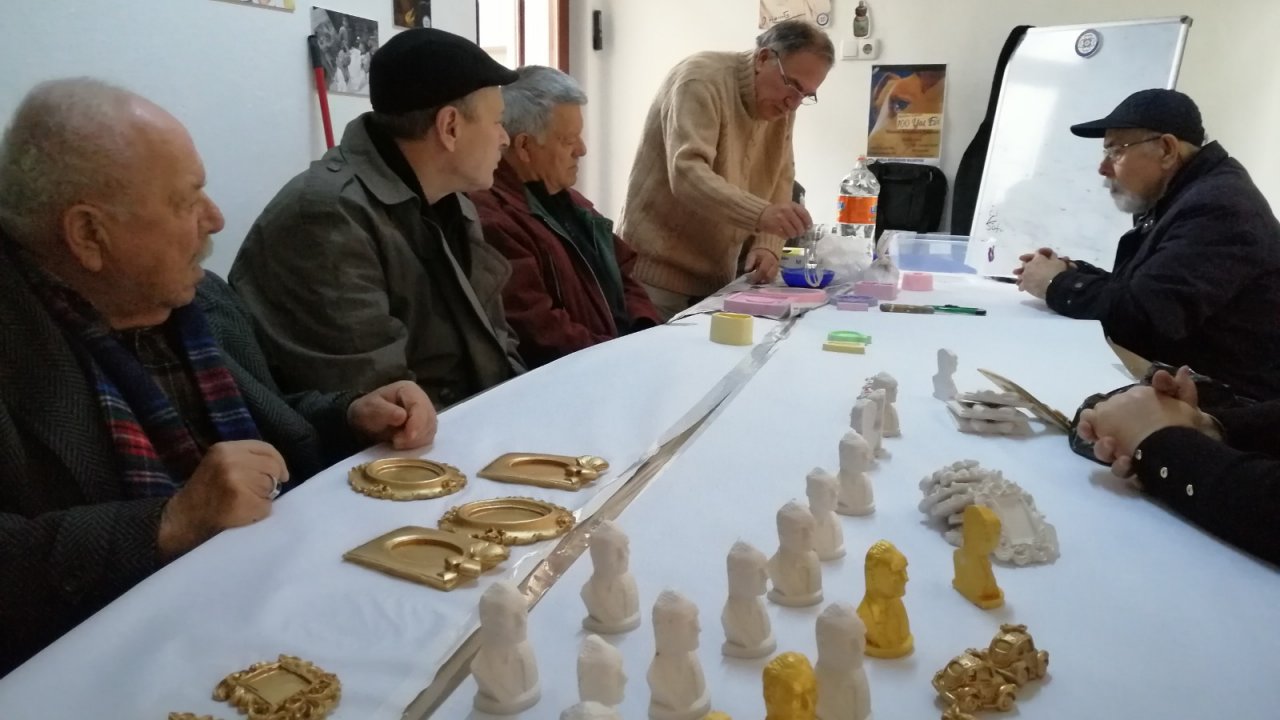 100 Yaş Evi üyeleri üretiyor