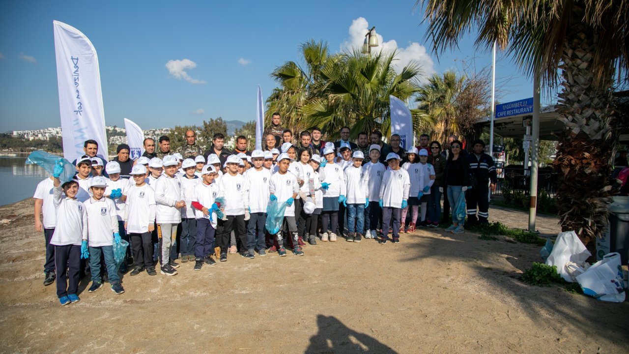 Bodrum'da Deniz ve Kıyılardan 116 Kilo Atık Toplandı