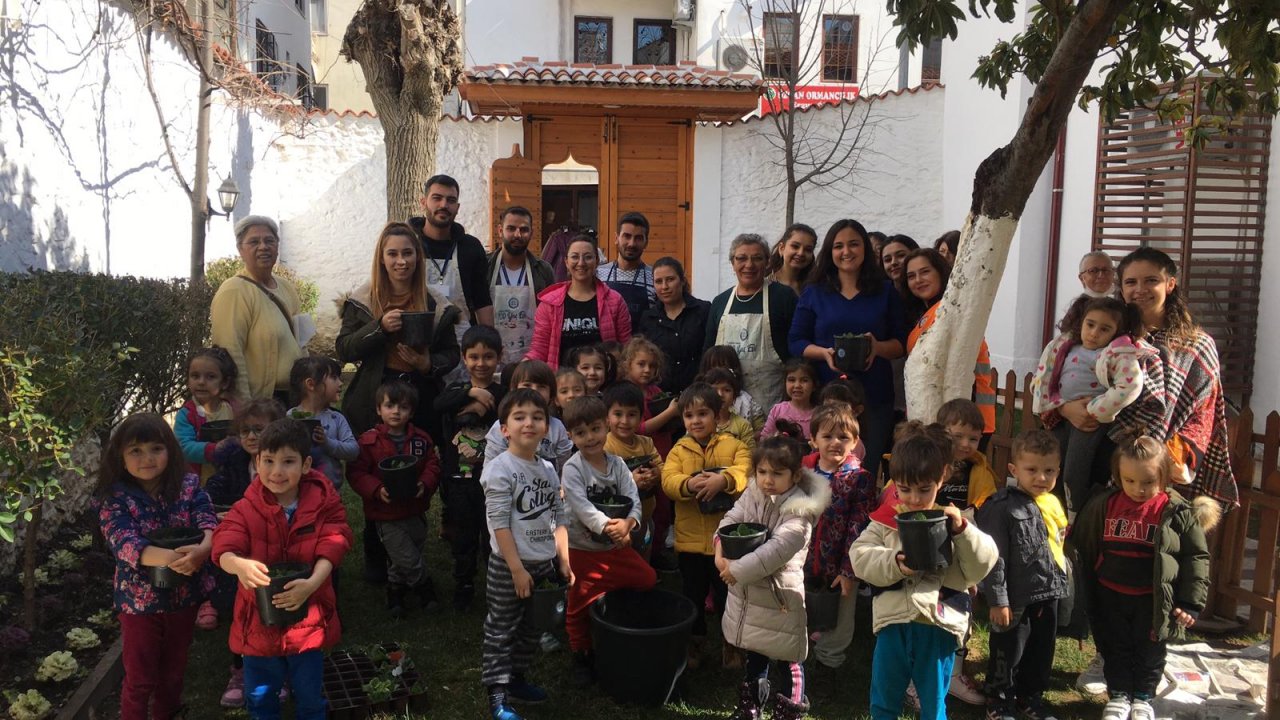 100 Yaş Evinde 100. Yılda 100 Farklı Etkinlik