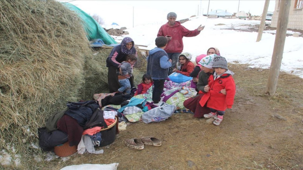 İran merkezli depremde Van'da 9 kişi hayatını kaybetti