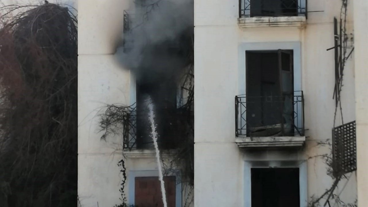 Metruk binadaki yangın söndürüldü