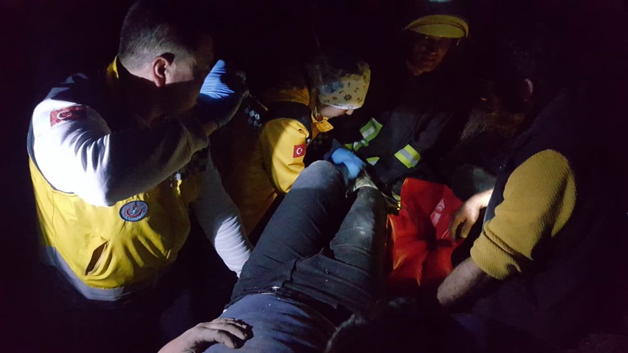 Otomobil uçuruma devrildi