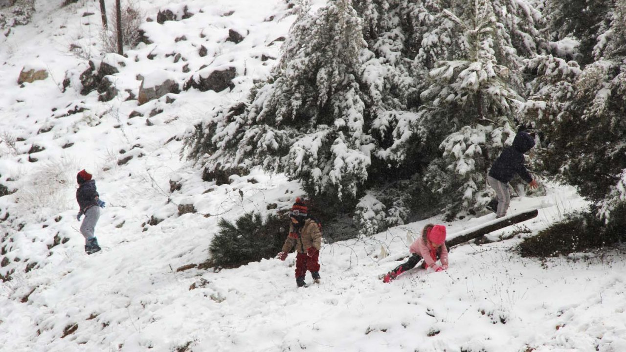 Muğla'nın yüksek kesimlerinde kar etkili oldu