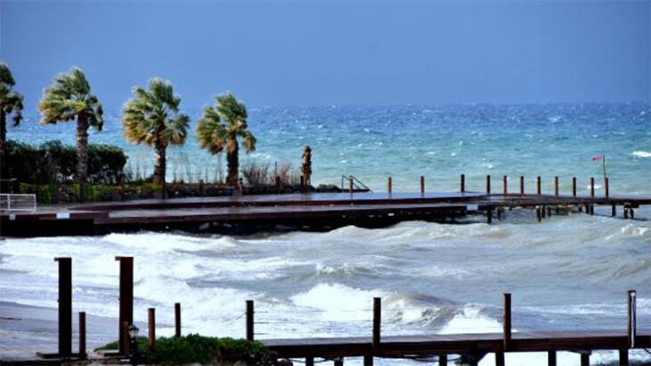 Bodrum'da göçmenlere fırtına engeli