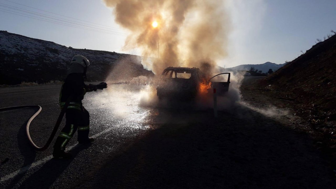 Hareket halindeki cip yandı