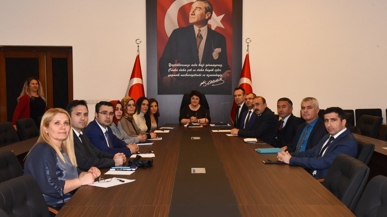 3' ü bir yerde uygulaması için eğitim