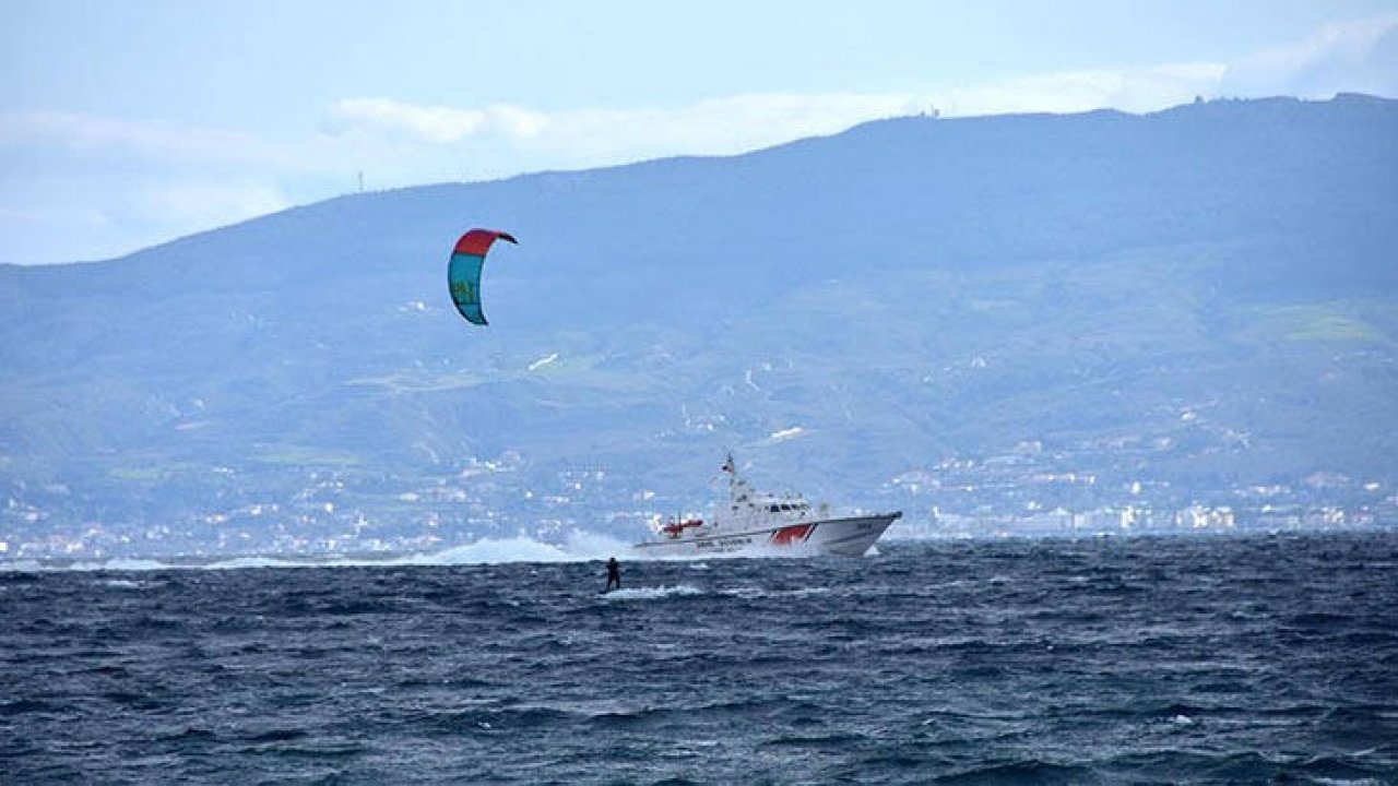 Bodrum'da bir yanda sörf ve diğer yanda göçmen devriyesi