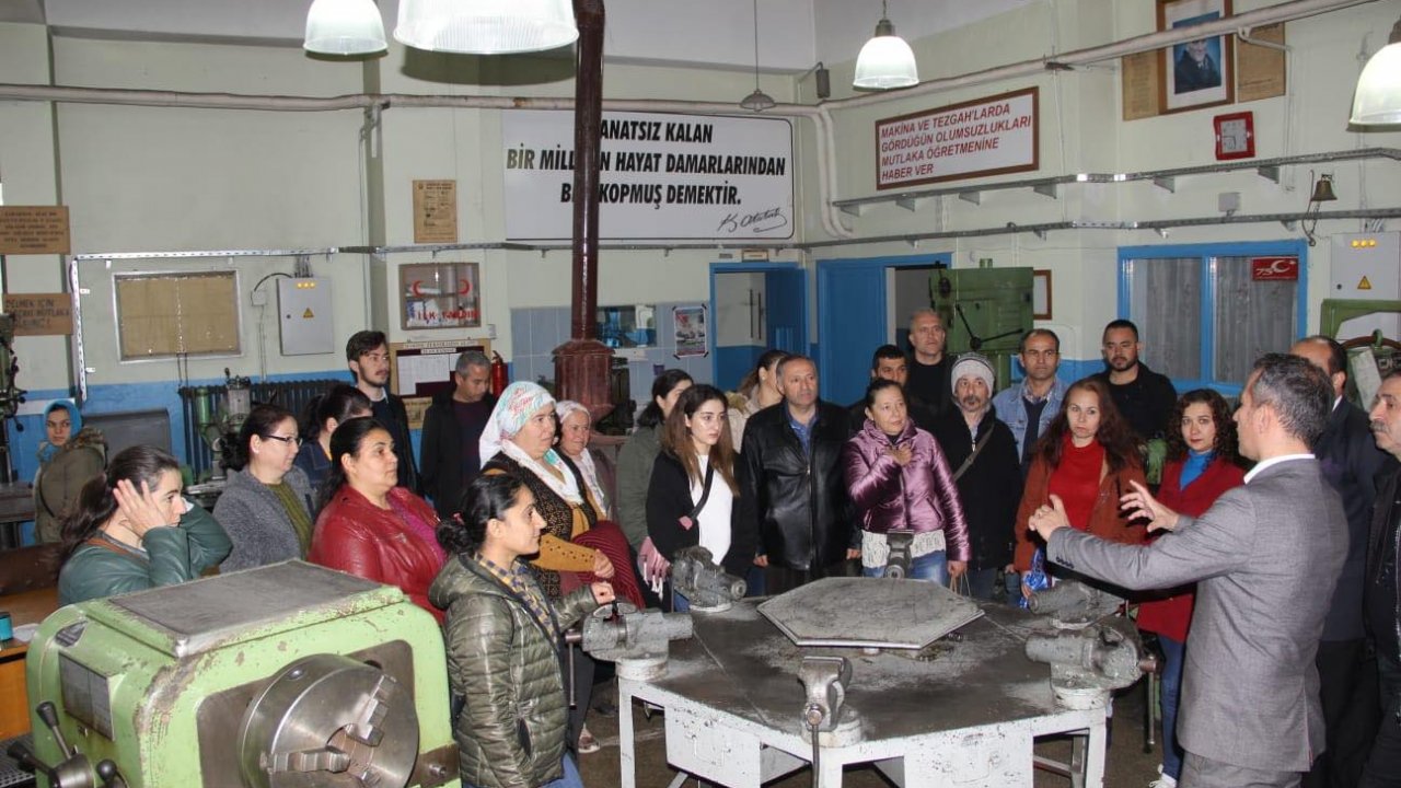 Ortaokul öğrenci velilerine meslek liseleri tanıtıldı