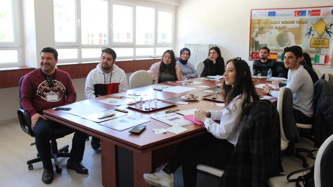 MTRAL’dan Genç Kızılay'a Proje Yazma Eğitimi