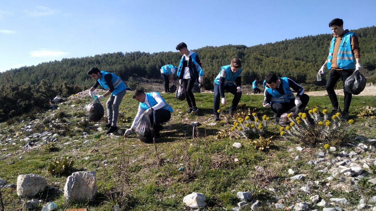 Muğla Ülkü Ocakları Temizlik Kampanyası Başlattı