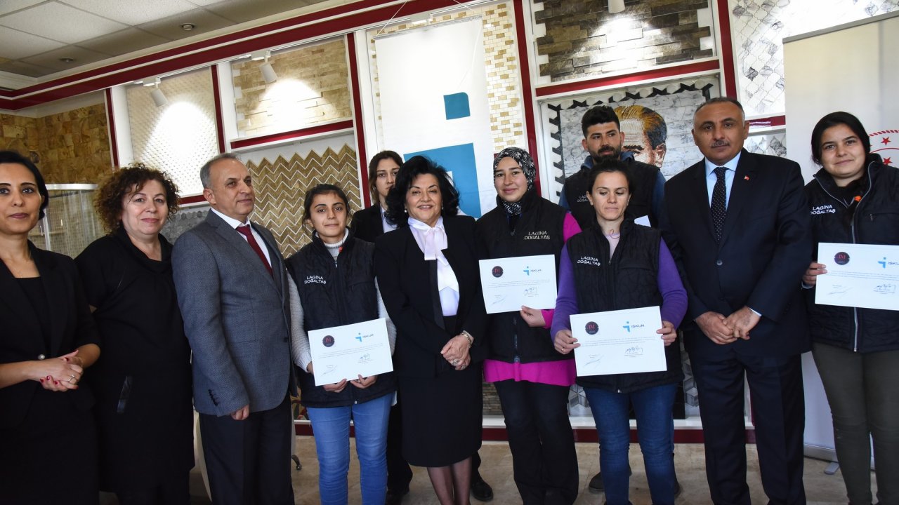 Vali Civelek kadın işçilerle bir araya geldi