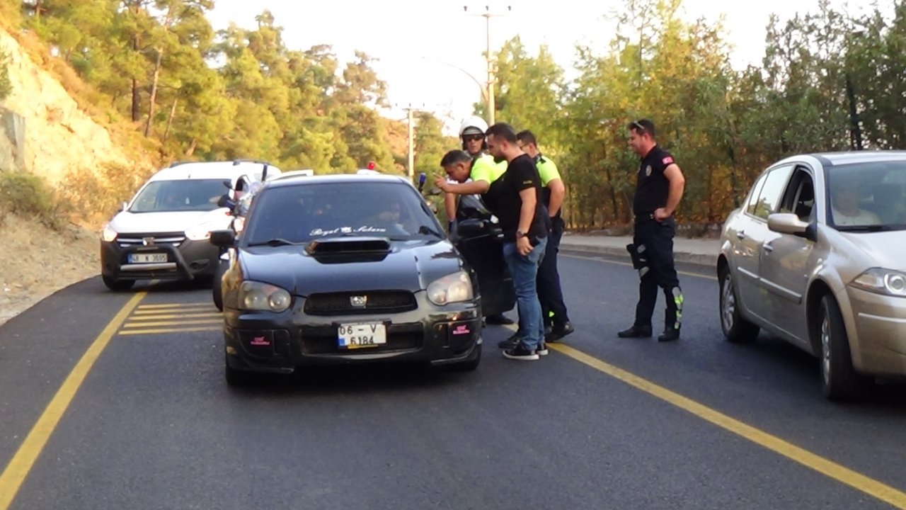 Ehliyetsiz sürücü şehri birbirine kattı