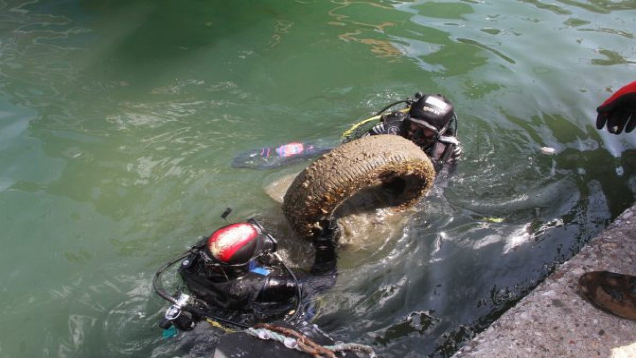Fethiye'de deniz dibi temizliği