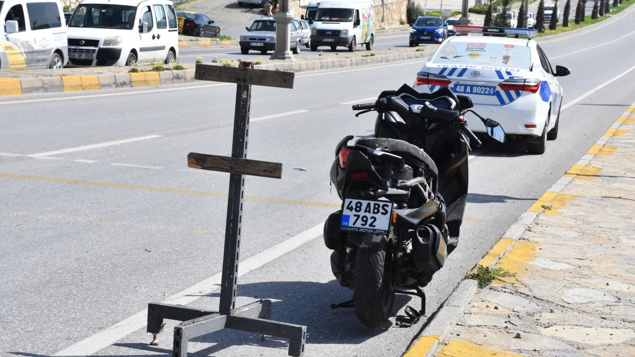 Muğla'da motosikletle kamyon çarpıştı: 1 ölü
