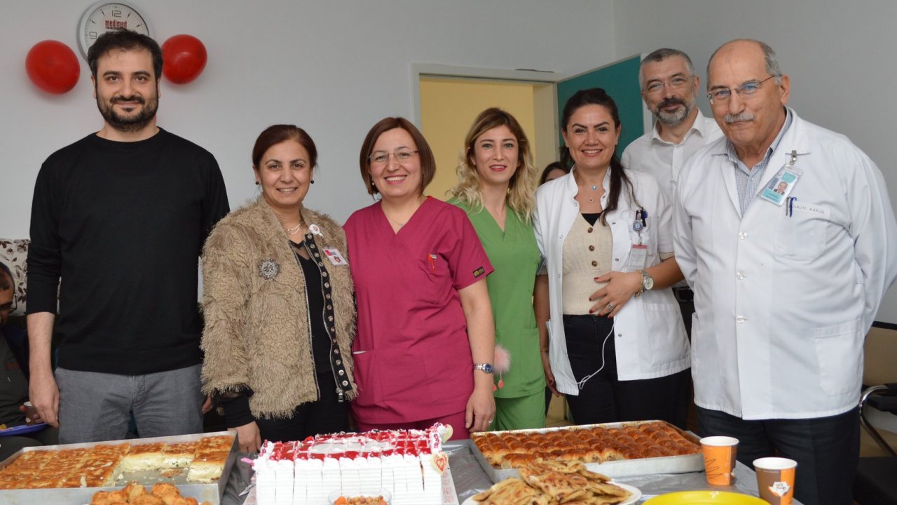 Anjio ünitesi çalışanları birinci yıllarını kutladı